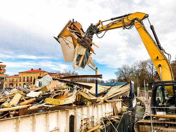 Best Construction Debris Removal  in Wartburg, TN